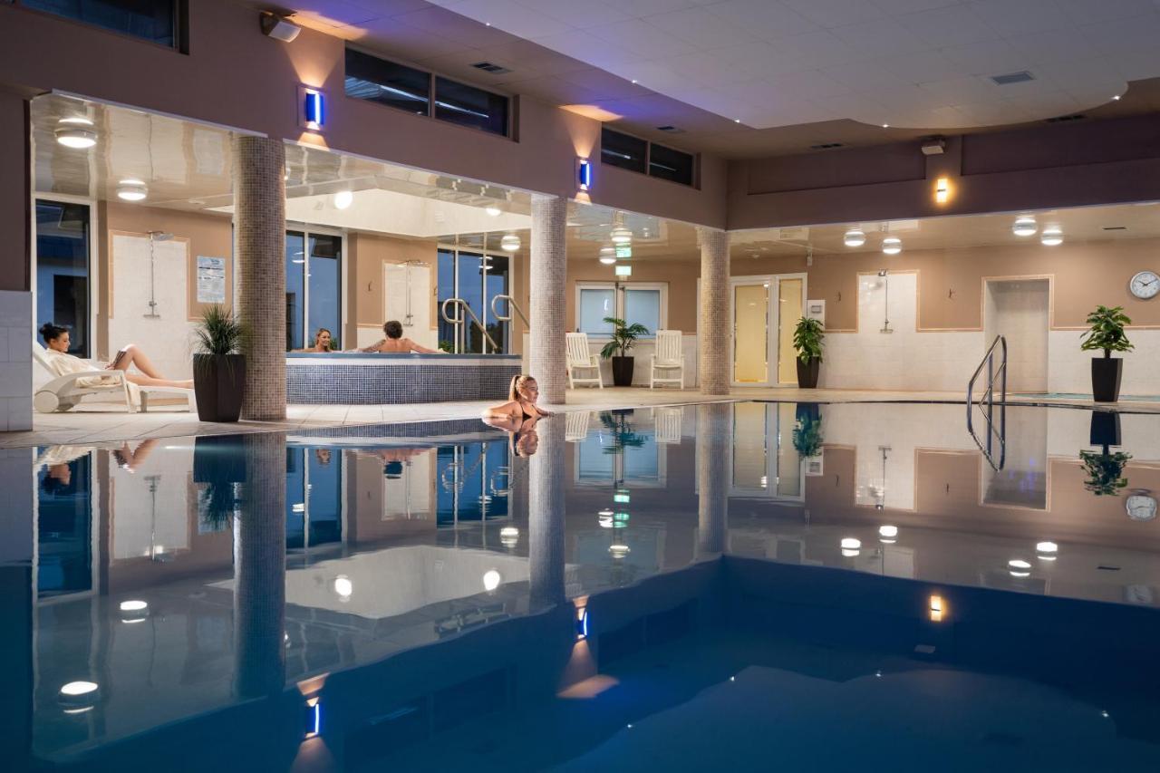 Burrendale Hotel Country Club & Spa Newcastle  Extérieur photo